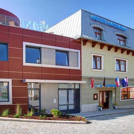 Hotel Artaban Zirovnice Exterior photo
