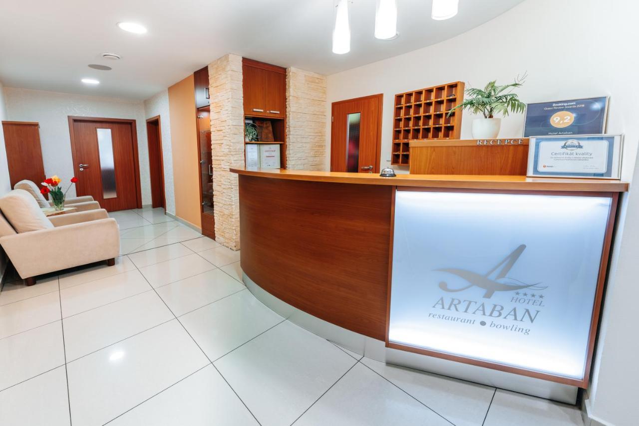 Hotel Artaban Zirovnice Exterior photo